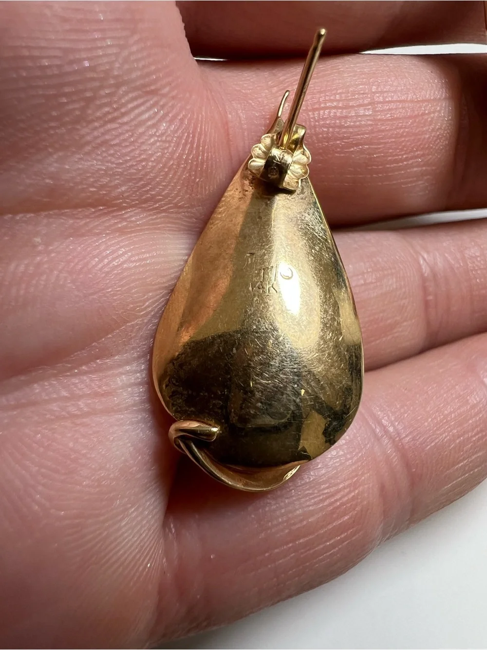 14K Gold Teardrop Pearl Vintage Earrings for pierced ears
